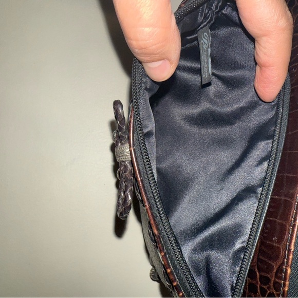 EUC Brighton Crossbody Bag - Picture 3 of 8